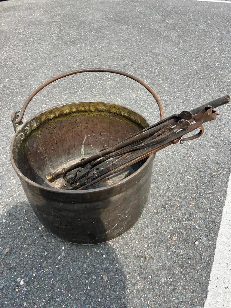 Antieke KOPEREN ketel met haardstel, Huis en Inrichting, Keuken | Potten en Pannen, Ophalen of Verzenden, Zo goed als nieuw, Overige materialen