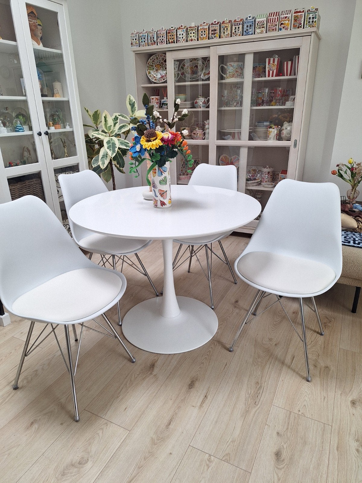 Witte Ronde Eettafel + 4 stoelen, Ophalen, Overige materialen, Rond, Zo goed als nieuw