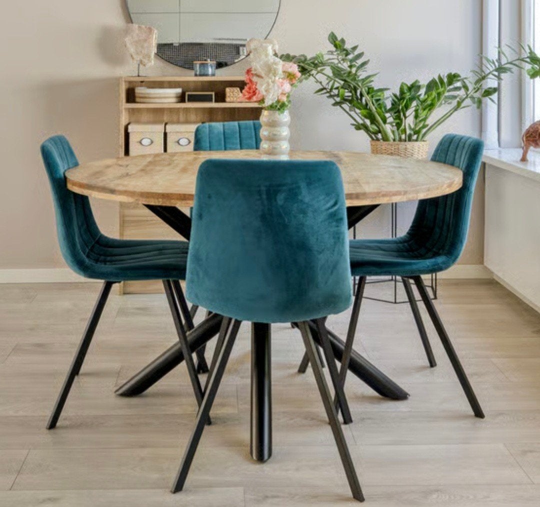 Foto 3 van Mango houten tafel met 6 petrol blauwe stoelen