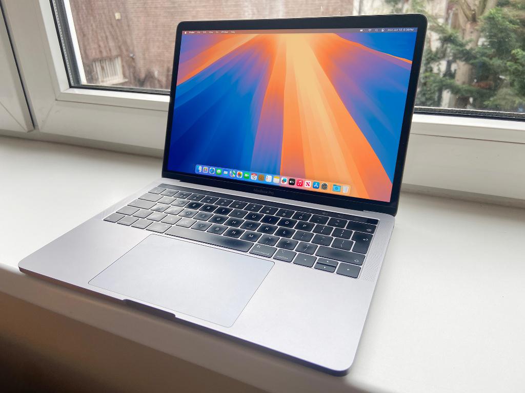MacBook Pro 2018 15 Inch 6-core i7 | 16 GB | Office + meer, 256 GB, 2 tot 3 Ghz, Zo goed als nieuw, 16 GB