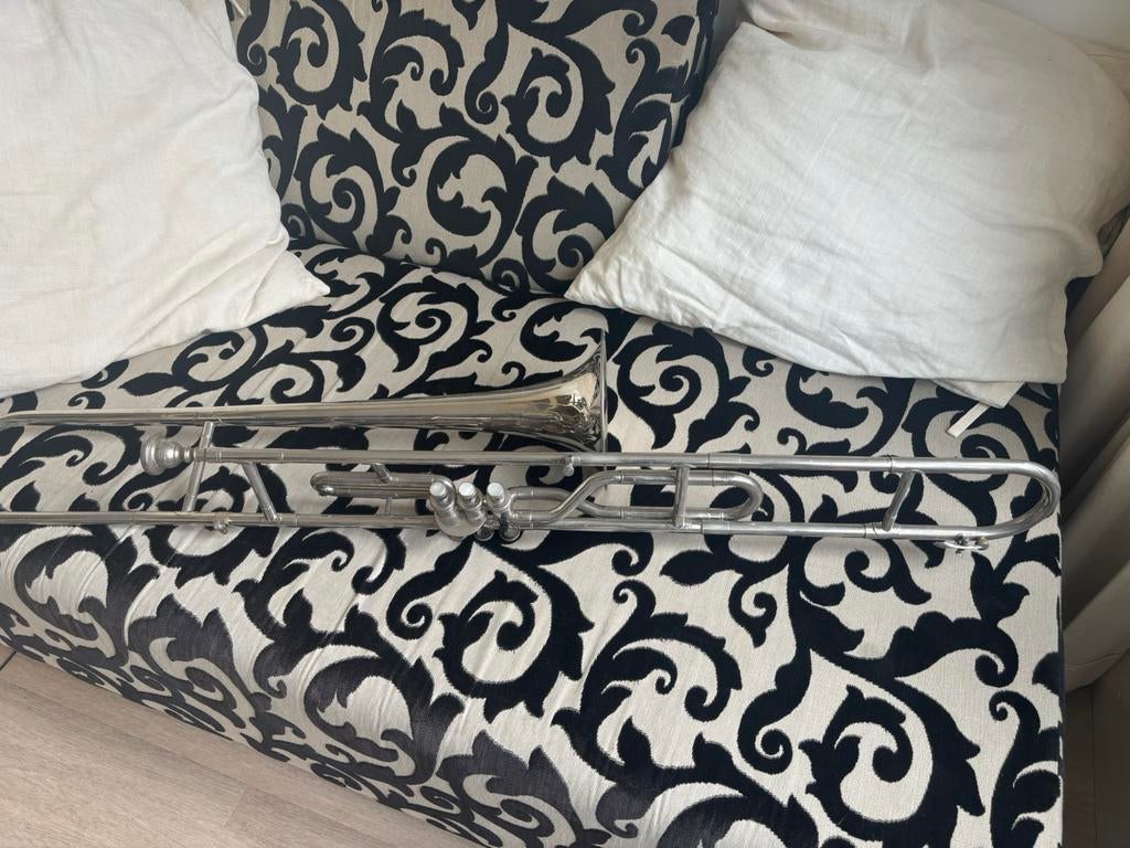 Schenkelaars ventieltrombone gebruikt, Ophalen of Verzenden, Gebruikt, Tenor