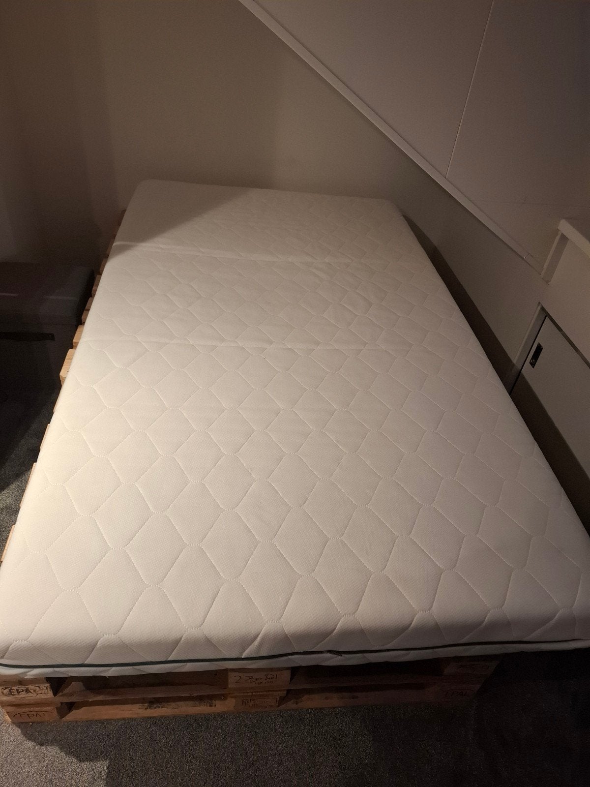 stoer palletbed, Huis en Inrichting, Ophalen, 210 cm, Nieuw, Twijfelaar