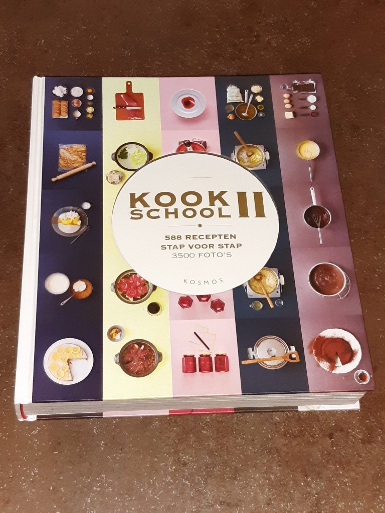 Kookschool 2 nieuwstaat / 588 recepten, Boeken, Ophalen of Verzenden, Zo goed als nieuw, Azië en Oosters