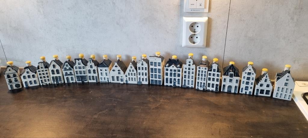 20 verschillende KLM Bols huisjes., Ophalen of Verzenden, Zo goed als nieuw