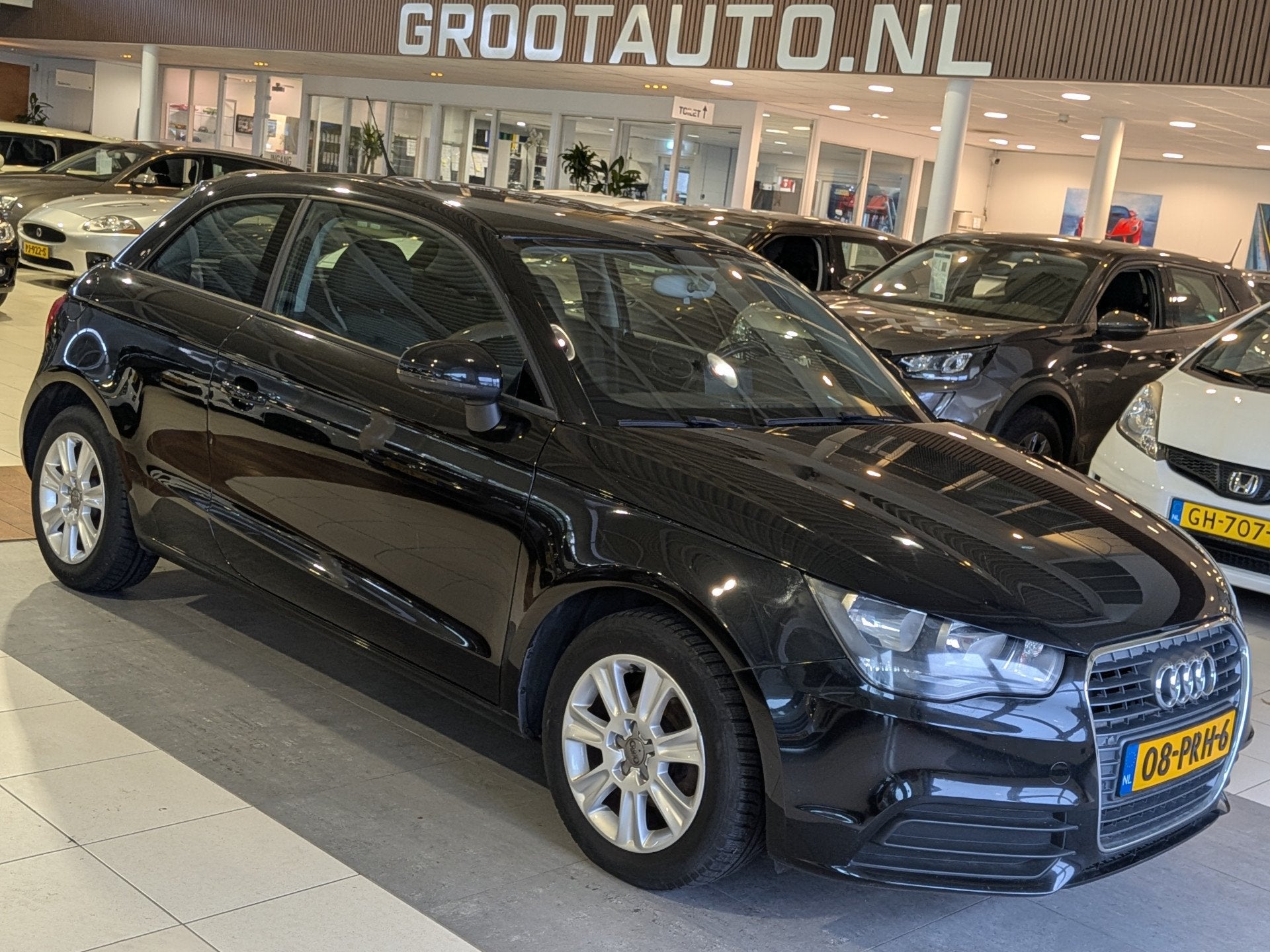 Audi A1 1.2 TFSI Attraction Pro Line Business Dealer Onderho, Auto's, Voorwielaandrijving, 4 cilinders, 4 stoelen, Zwart