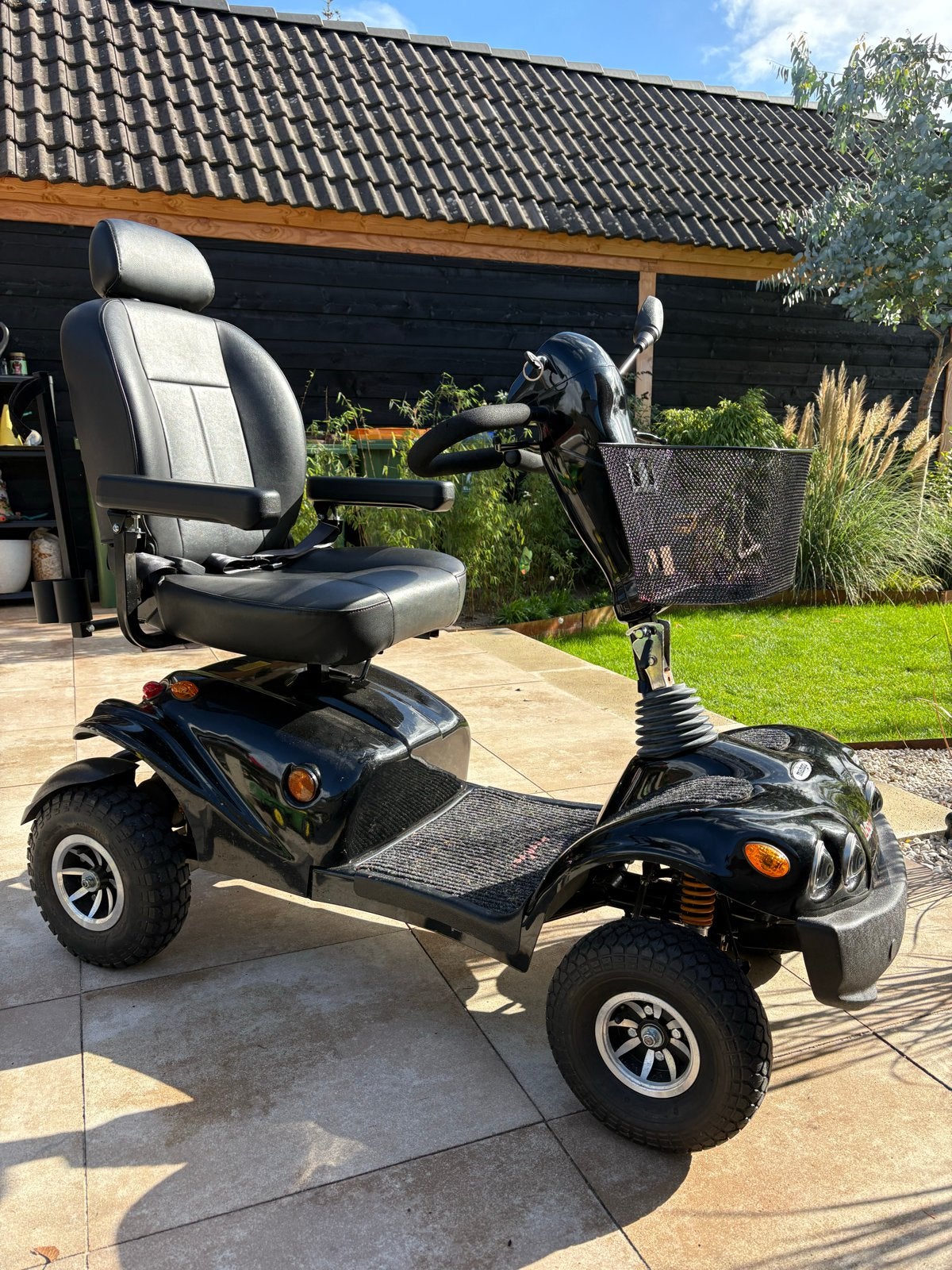 Scootmobiel Lion 4 zwart Mango Freerider, Ophalen, Zo goed als nieuw, 16 km/u of meer, Mango