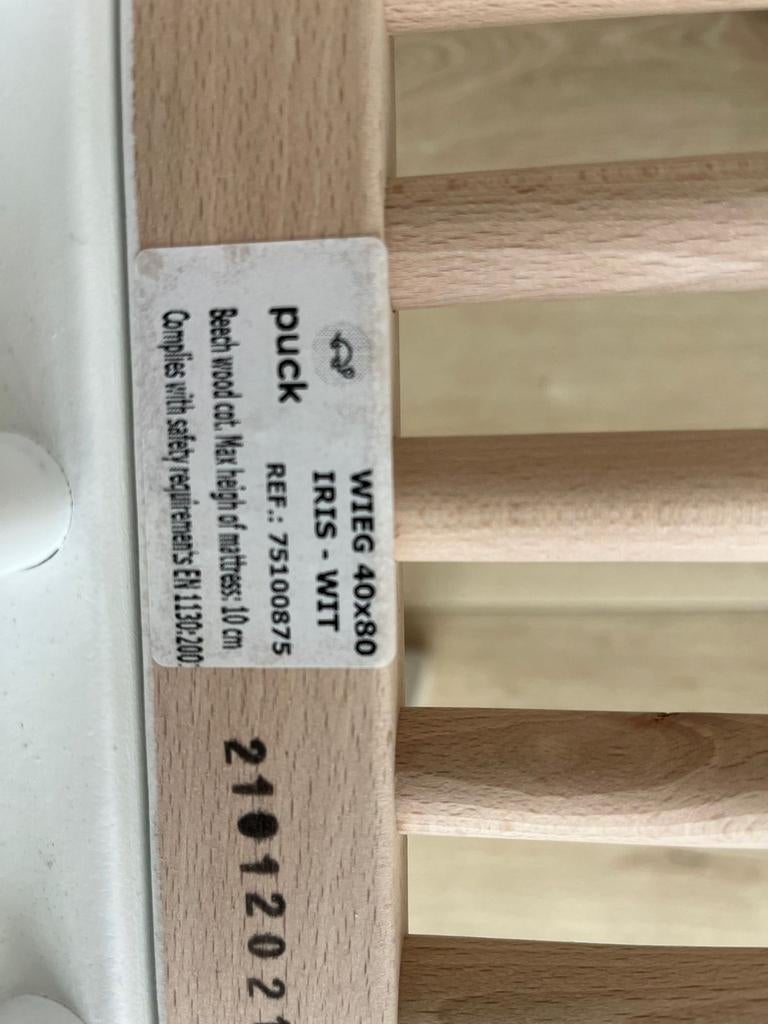 Kinder wiegje met nog lakentjes en dekens en matrasje, Ophalen of Verzenden, Overige merken