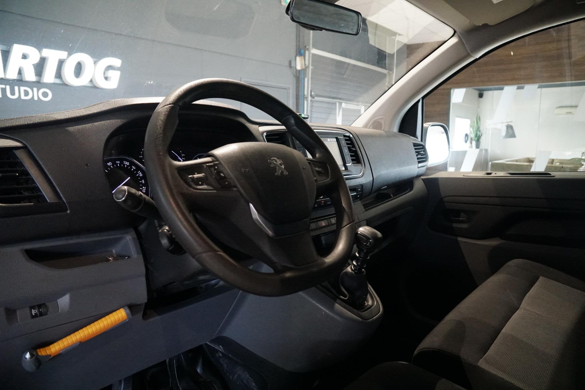 Peugeot Expert 231S 2.0 BlueHDI 120 Premium Pack + TREKHAAK, Voorwielaandrijving, Gebruikt, Euro 6, 4 cilinders