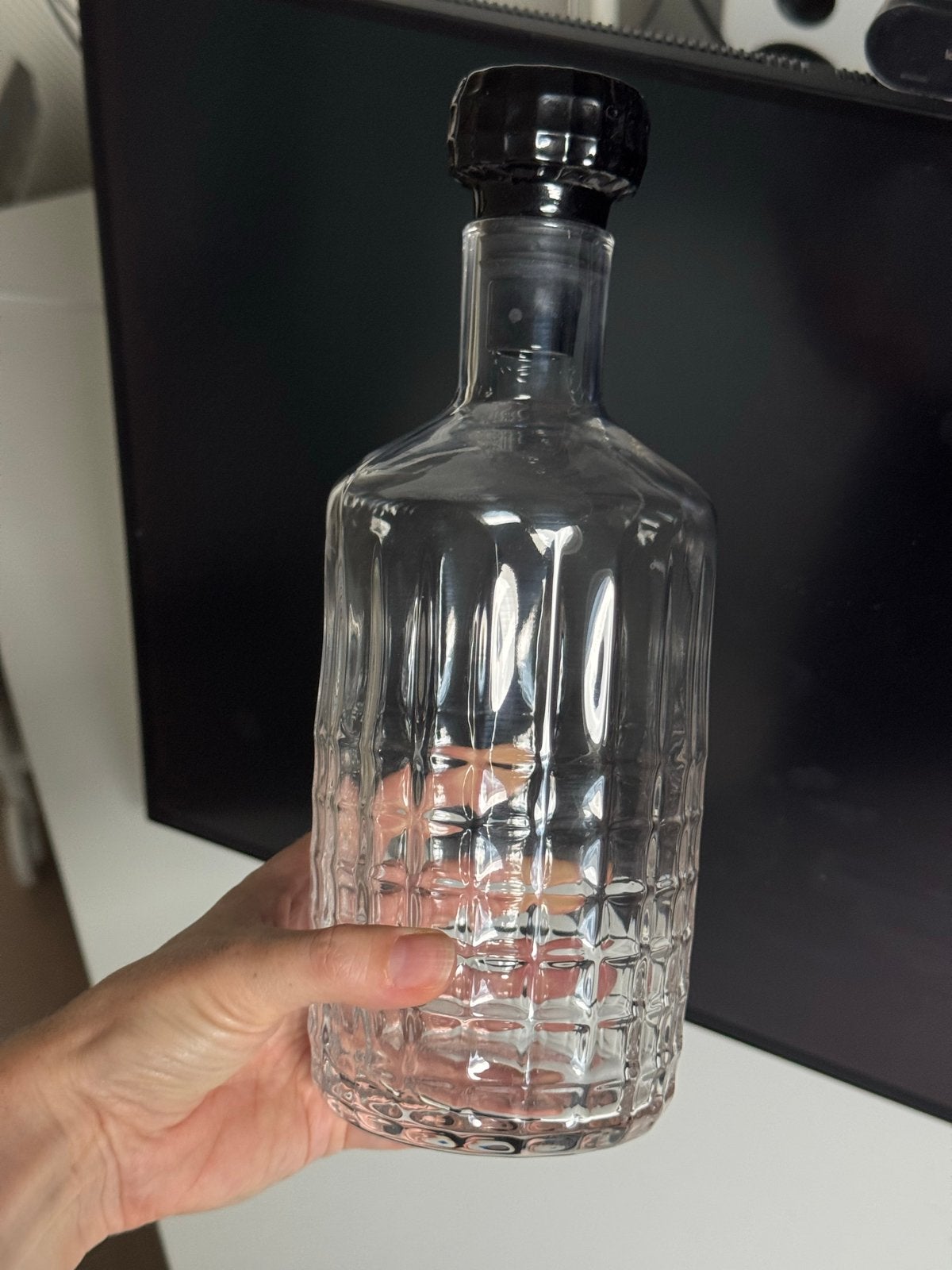 Nieuwe glazen fles voor sterke drank met deksel, Ophalen of Verzenden, Nieuw, Meerkleurig, Glas