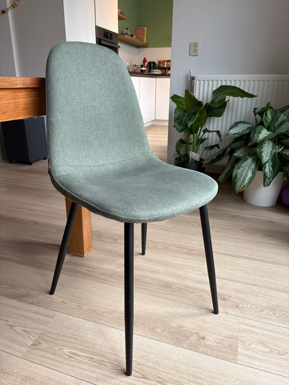 Zes moderne eetkamerstoelen - Groen met zwarte poten, Ophalen, Overige kleuren, Zo goed als nieuw, Stof