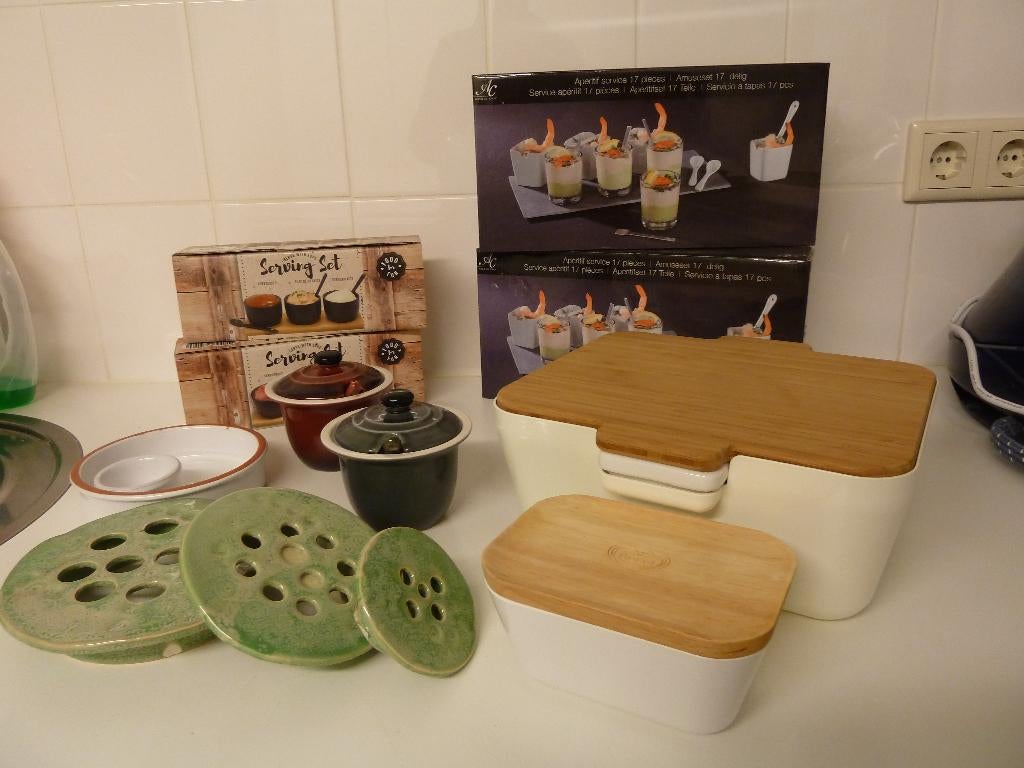VAZEN IJSCOUPES AMUSESETS IN EEN KOOP, Huis en Inrichting, Overige typen, Ophalen of Verzenden, Zo goed als nieuw, Overige stijlen