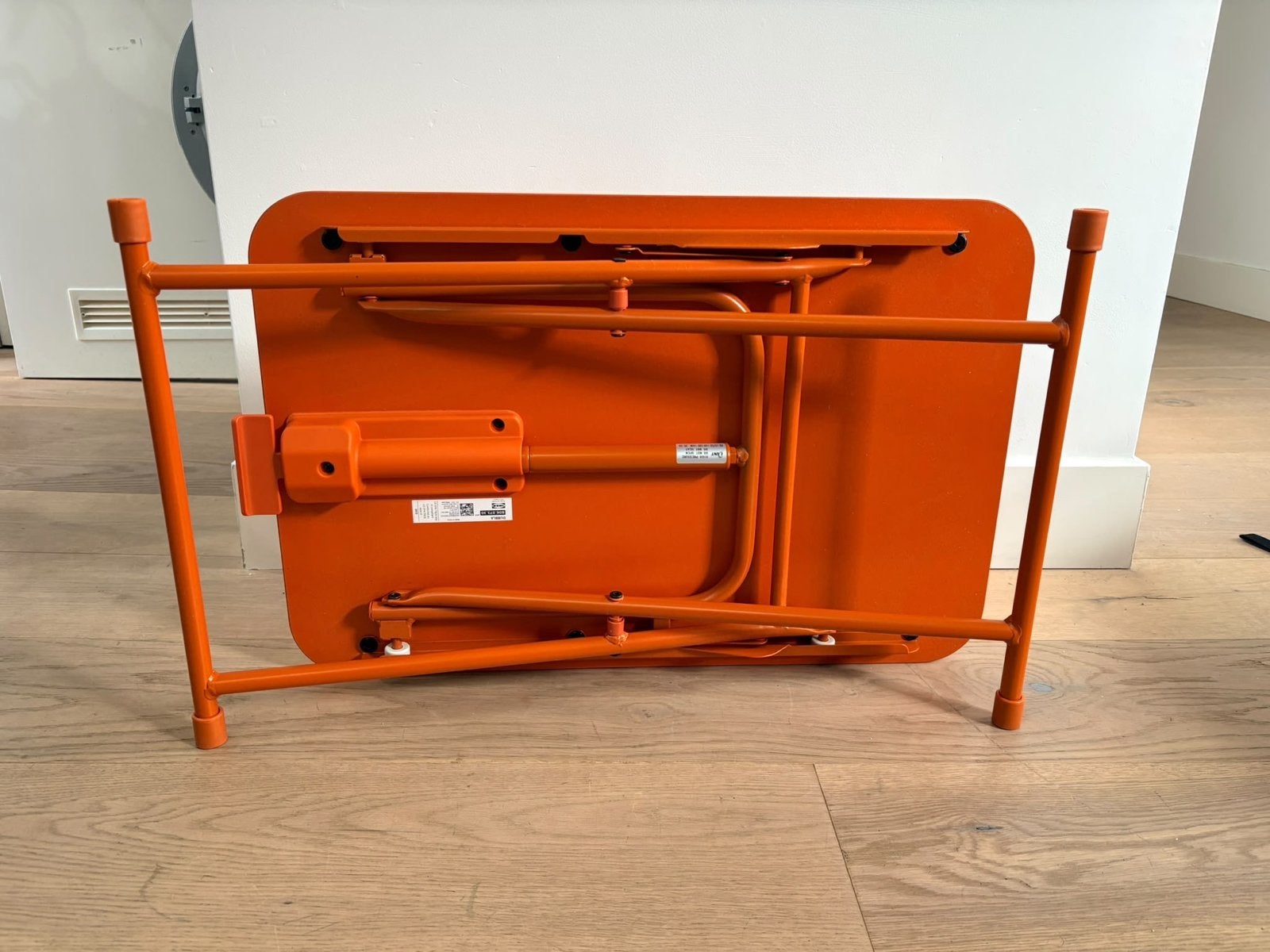 IKEA DUBBLA opklapbare laptoptafel/bedtafel oranje, Ophalen, Minder dan 45 cm, Metaal of Aluminium, 55 tot 75 cm