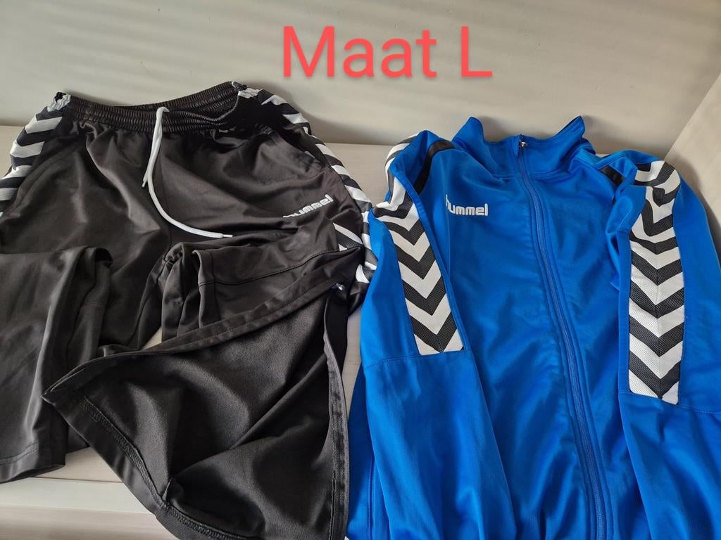 Trainingspak Hummel sport pak maat L blauw en zwart, Maat 52/54 (L), Blauw, Nieuw, Ophalen of Verzenden