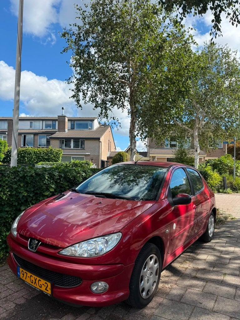 Peugeot 206 1.4 5D 2008 Rood (moet snel weg!), Voorwielaandrijving, Stof, 4 cilinders, Origineel Nederlands