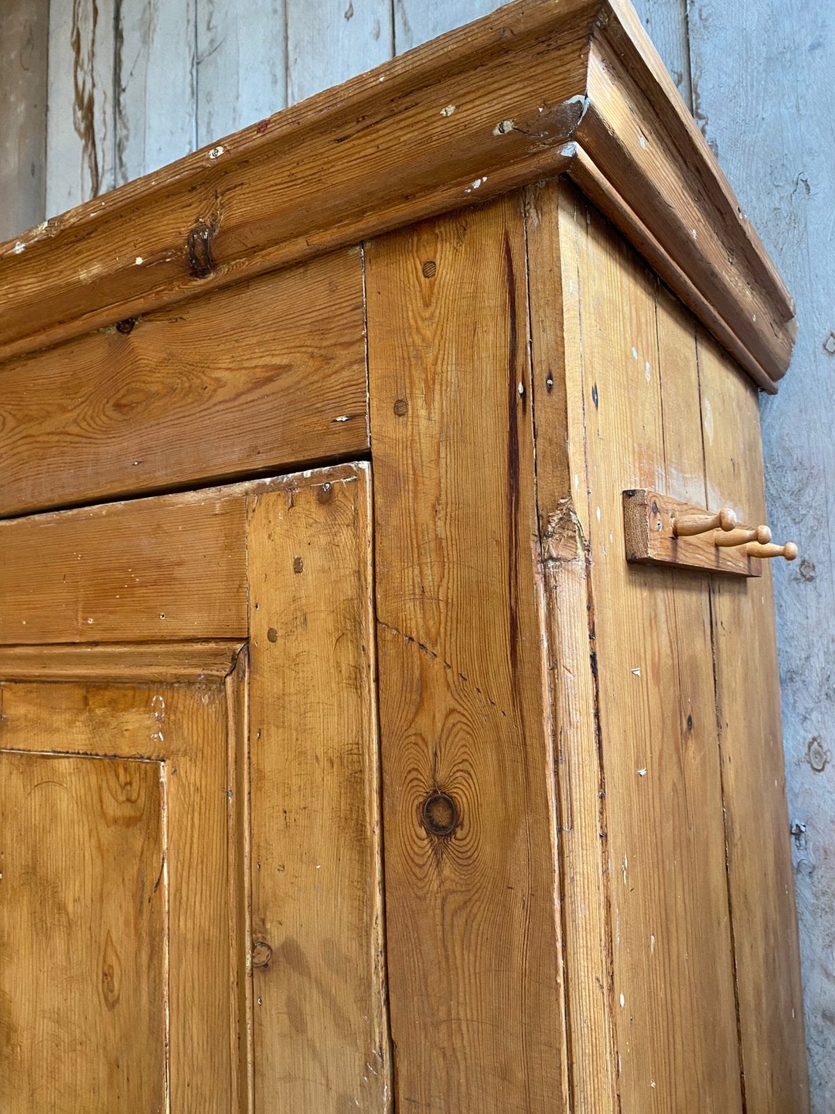 Stoere landelijke kast eendeurskast oud grenen, Ophalen