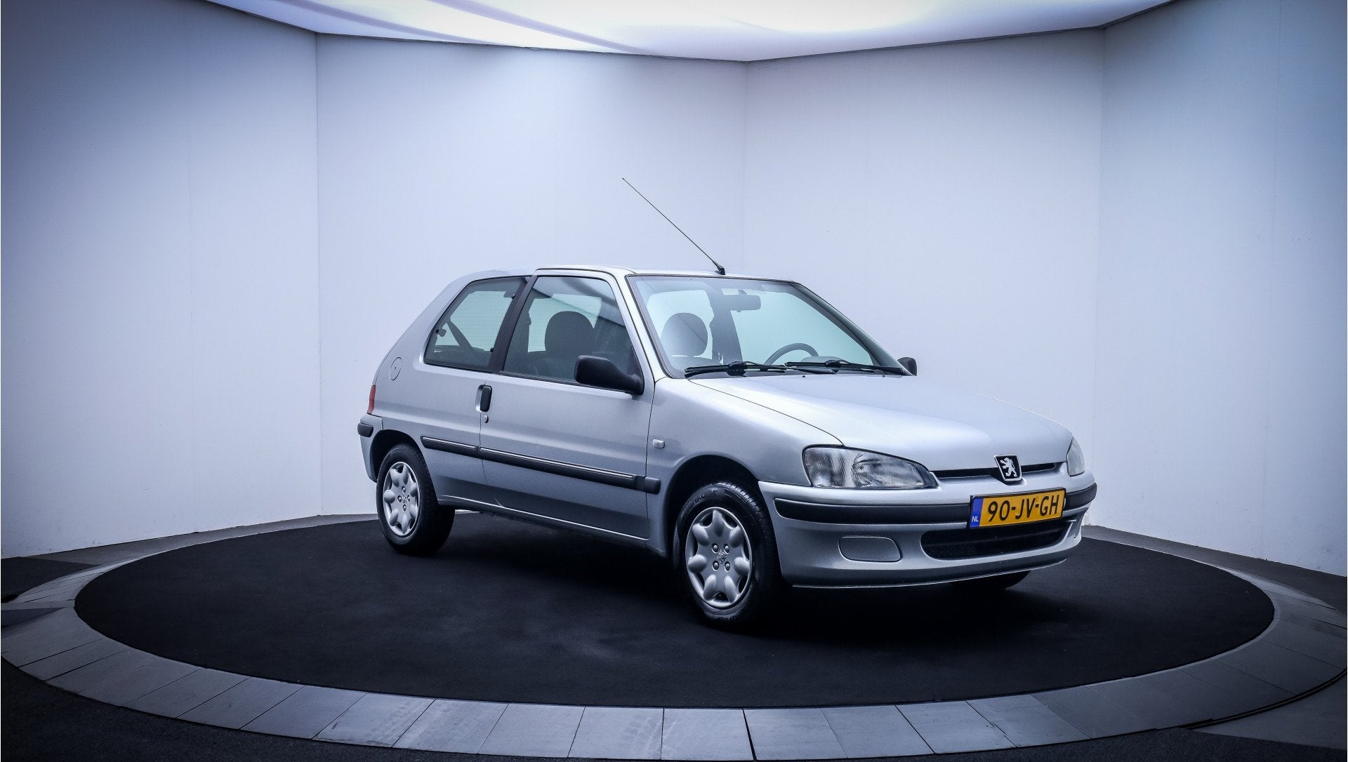 Peugeot 106 1.1 XTX UNIEKE KM STAND! 31715 KM! (bj 2002), Auto's, Stof, Gebruikt, 4 cilinders, Origineel Nederlands