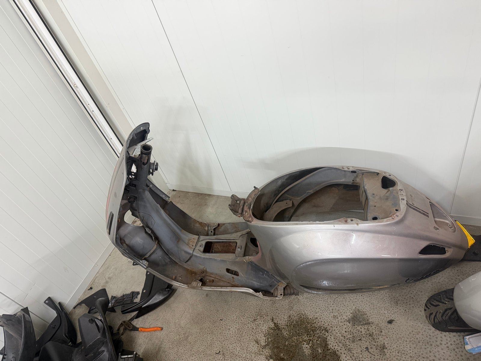 Vespa frame/onderdelen zip te koop: cilinder, blok, uitlaat, Ophalen of Verzenden, Gebruikt, Overige typen, Vespa