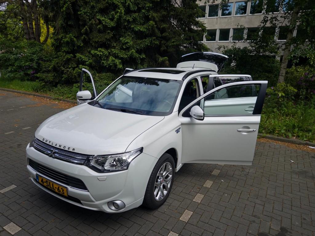 Mitsubishi Outlander 2.0 PHEV Instyle 5P, Auto's, Outlander, Zwart, 4 cilinders, Wit