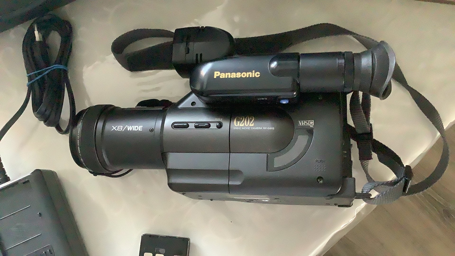 Panasonic VHS _C  Movie camera NV_ G202, Ophalen of Verzenden, Zo goed als nieuw, Batterij