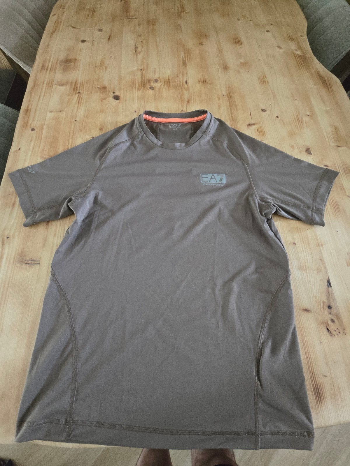 EA7 Emporio Armani T-shirt Maat S, EA7 Emporio Armani, Ophalen of Verzenden, Zo goed als nieuw, Grijs