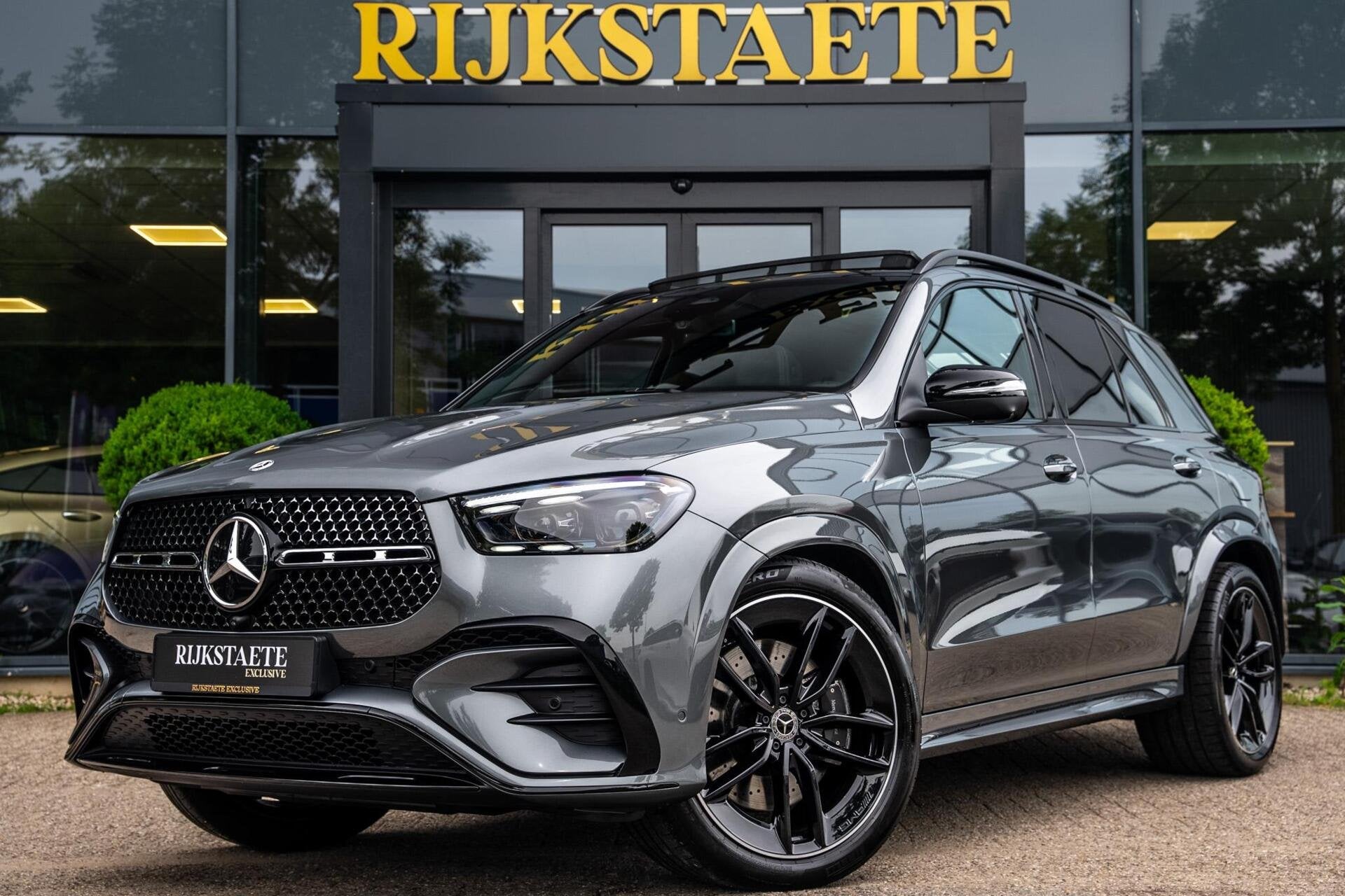 Mercedes GLE-klasse 400e 4MATIC AMG|PANO|MEMORY|ACC|SFEER., Automaat, Gebruikt, Zwart, 4 cilinders