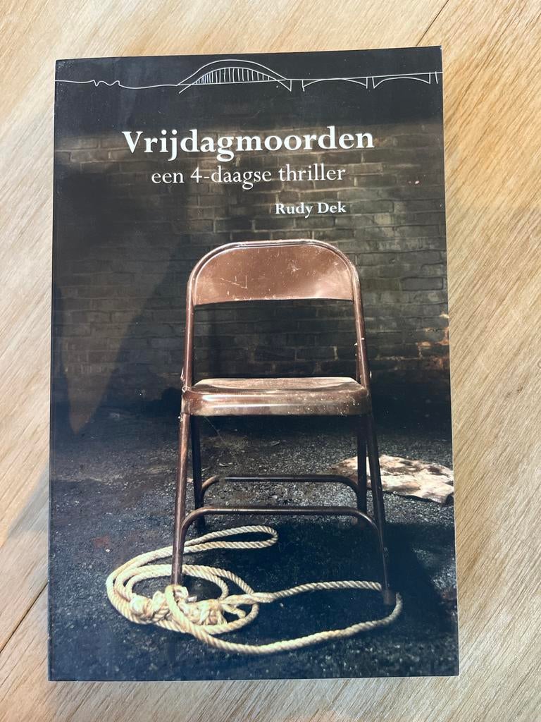 Vrijdagmoorden - een 4-daagse thriller, Ophalen of Verzenden, Gelezen, Nederland