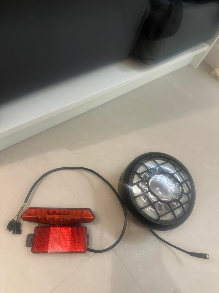 Fietsverlichtingsset: Voor- en Achterlicht, Fietsen en Brommers, Fietsaccessoires | Fietsverlichting, Ophalen of Verzenden, Gebruikt