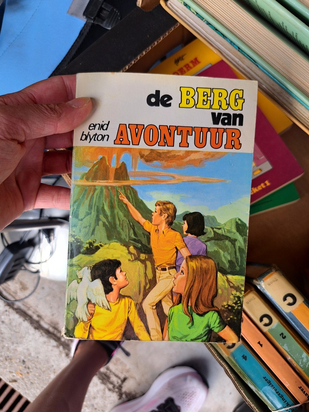 De Berg van Avontuur/ Sproet - Enid Blyton & Elisabeth Stel, Boeken, Ophalen of Verzenden, Gelezen, Enid Blyton, Elisabeth Stelli