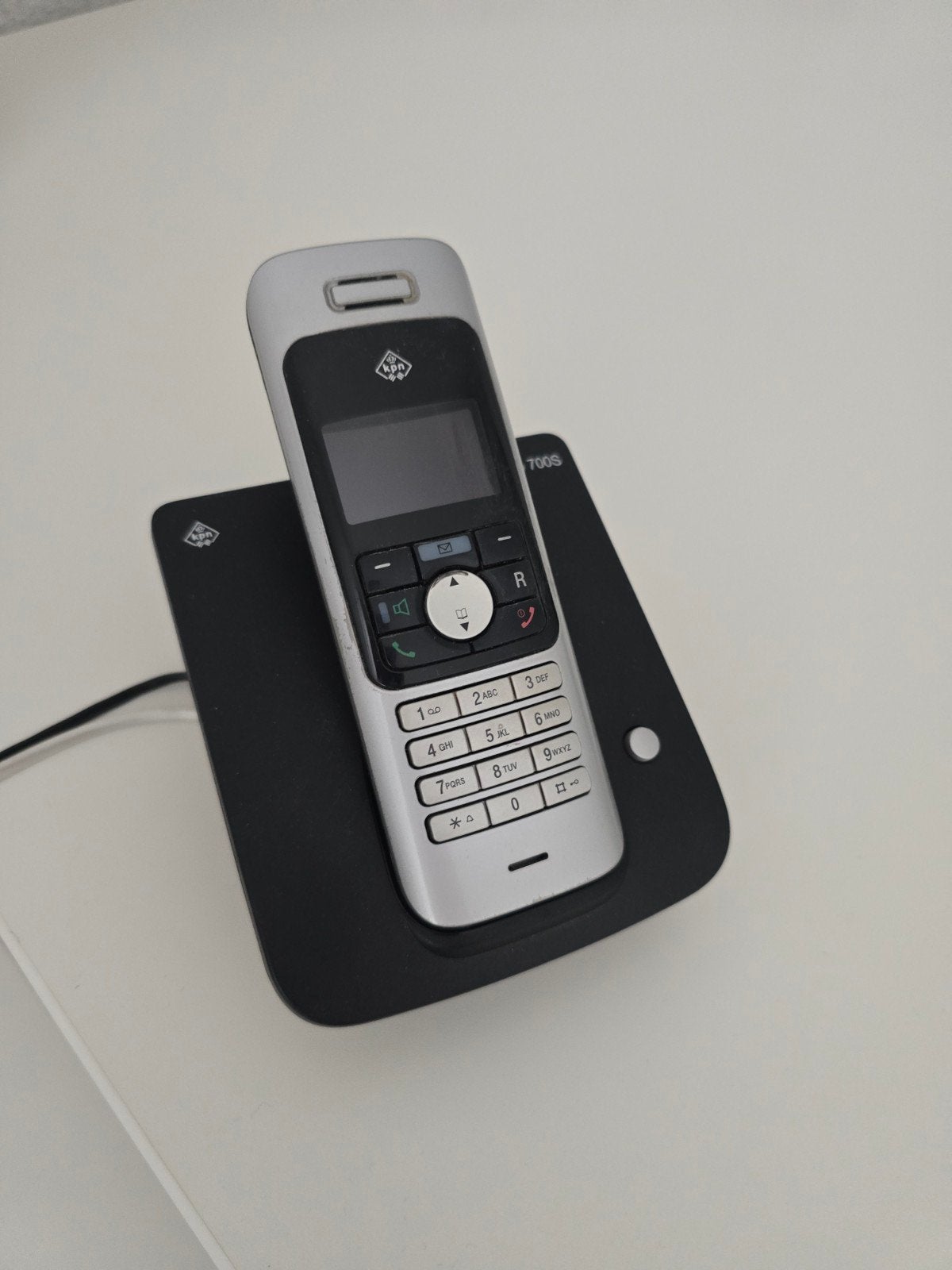 KPN chicago 700S draadloze huistelefoon met oplaadstation, Ophalen of Verzenden, Zo goed als nieuw, 2 handsets