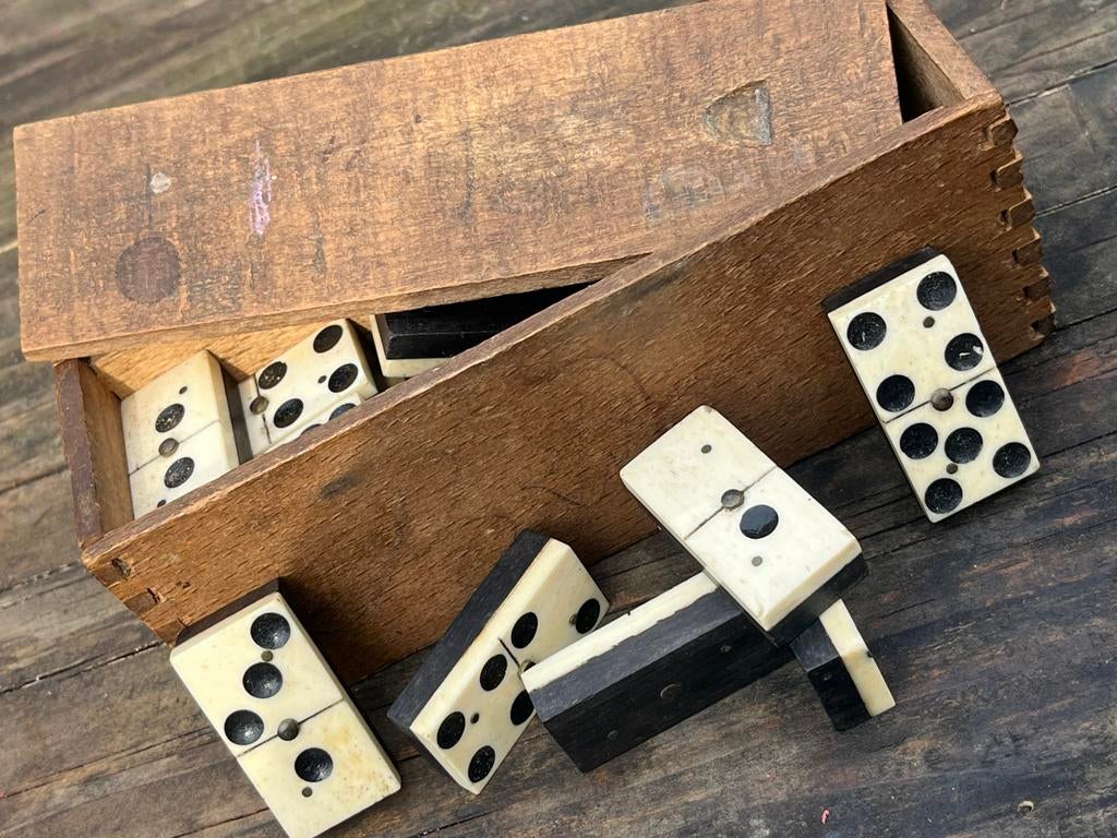 Dominostenen, Hobby en Vrije tijd, Gezelschapsspellen | Bordspellen, Gebruikt, Ophalen of Verzenden
