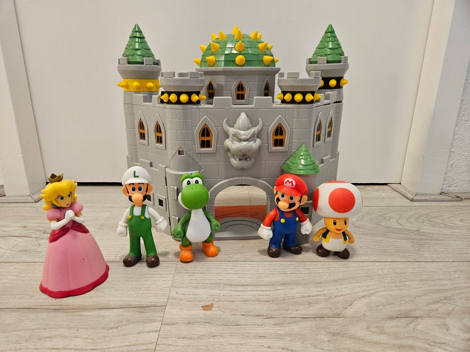 Super Mario Bowser Kasteel Speelset met 5 Figuren, Ophalen, Gebruikt