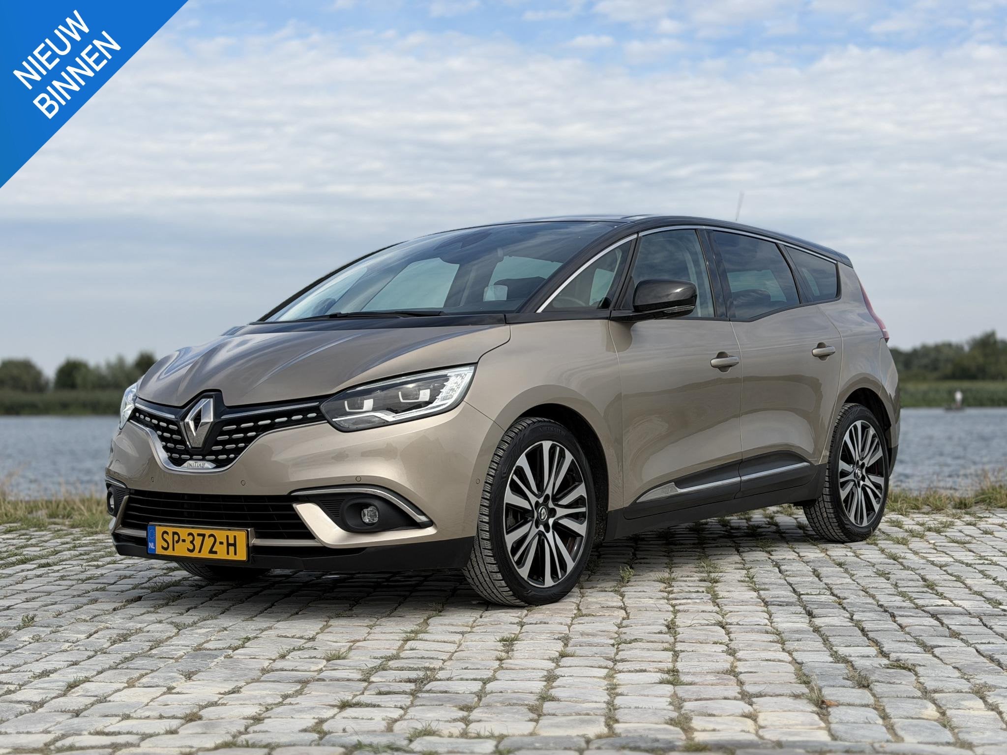 Renault Grand Scénic 1.3 TCe Initiale Paris|Nieuwe Ketting|, Auto's, Renault, Gebruikt, Euro 6, 4 cilinders, 1465 kg