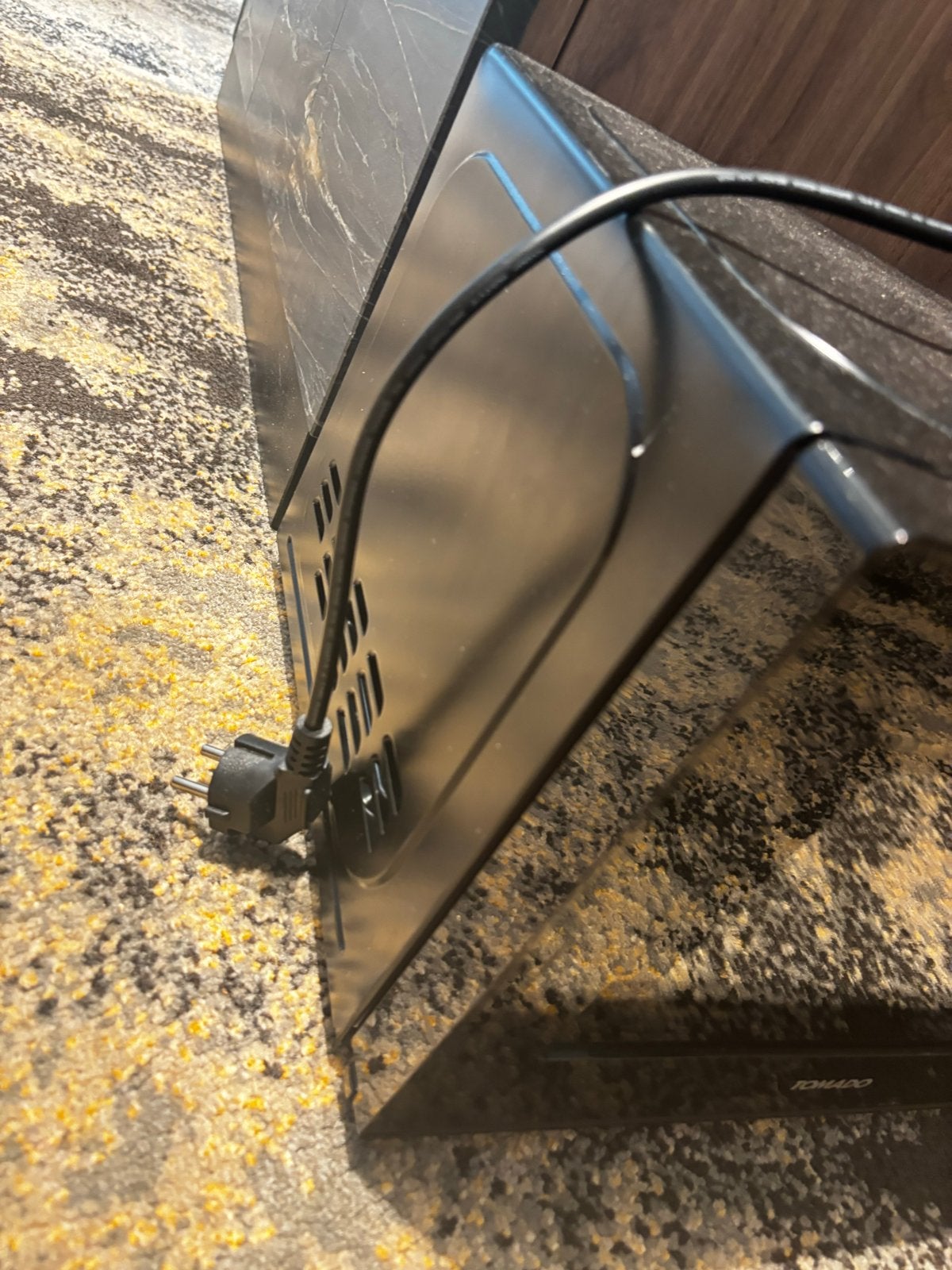 Tomado Magnetron - Zwart, Zo goed als nieuw, Ophalen, Minder dan 45 cm, Draaiplateau, Vrijstaand