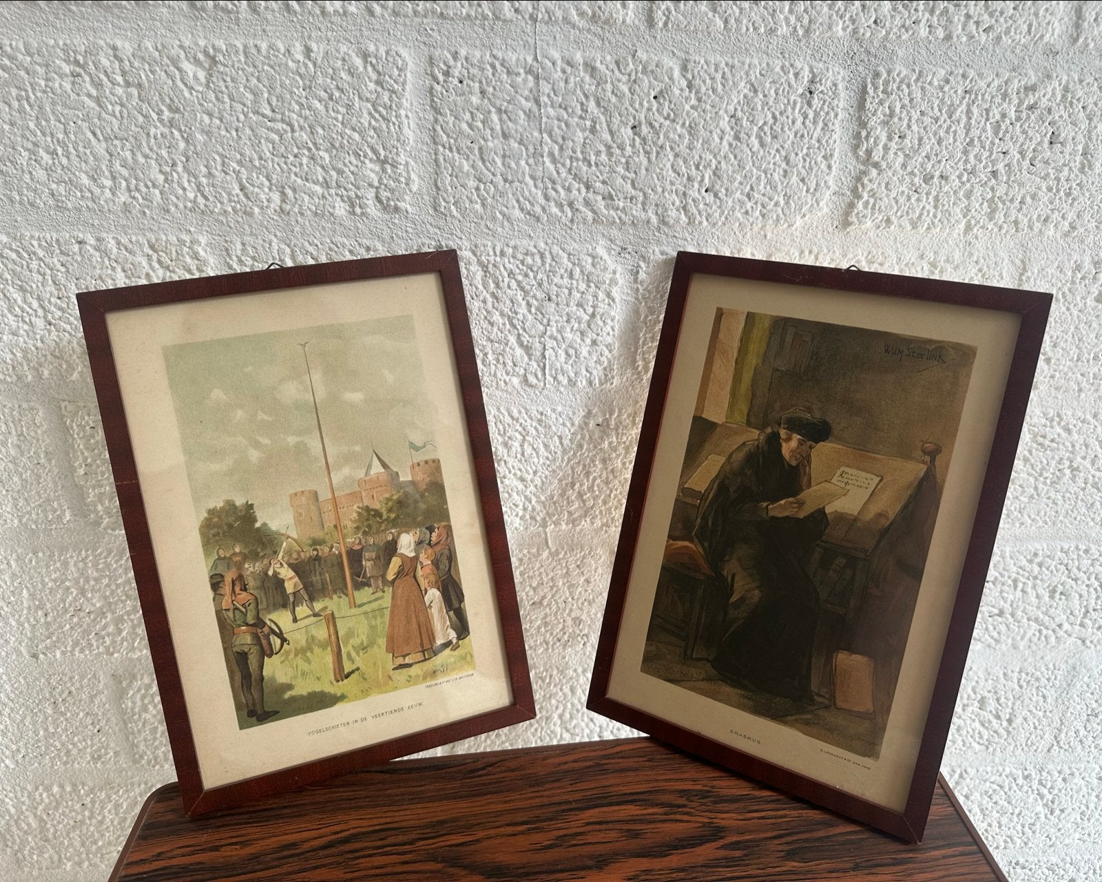 2 Oude Schilderijtjes: Vogelschieten & Erasmus, Portret of Personen, Ophalen of Verzenden, Klassiek, Print
