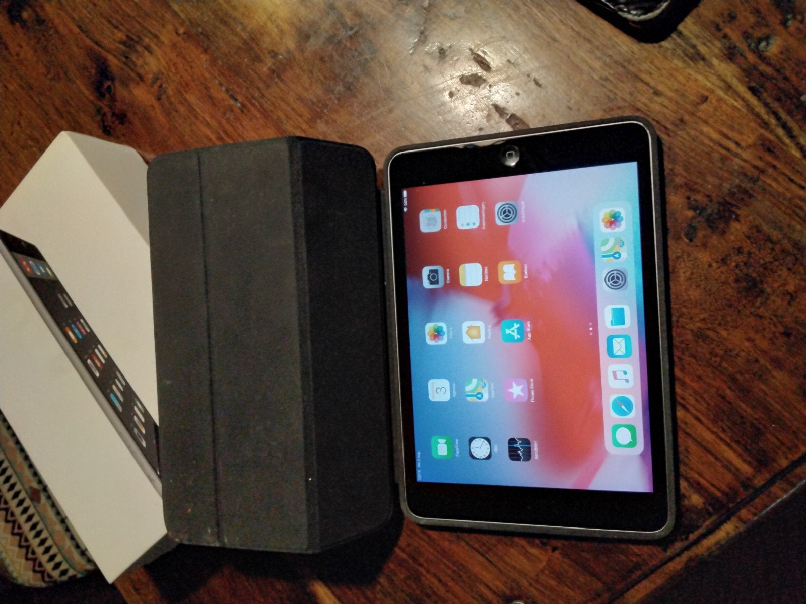 Apple iPad Mini met hoesje en doos, Computers en Software, Apple iPads, Zwart, 8 inch, Ophalen of Verzenden, Zo goed als nieuw