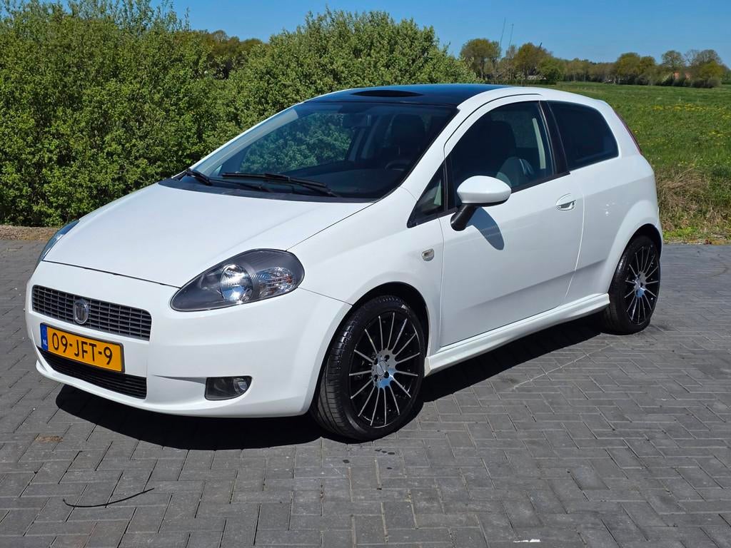 Fiat Grande Punto 1.4 NeroBianco PANORAMADAK!, Voorwielaandrijving, 4 cilinders, 400 kg, Grande Punto