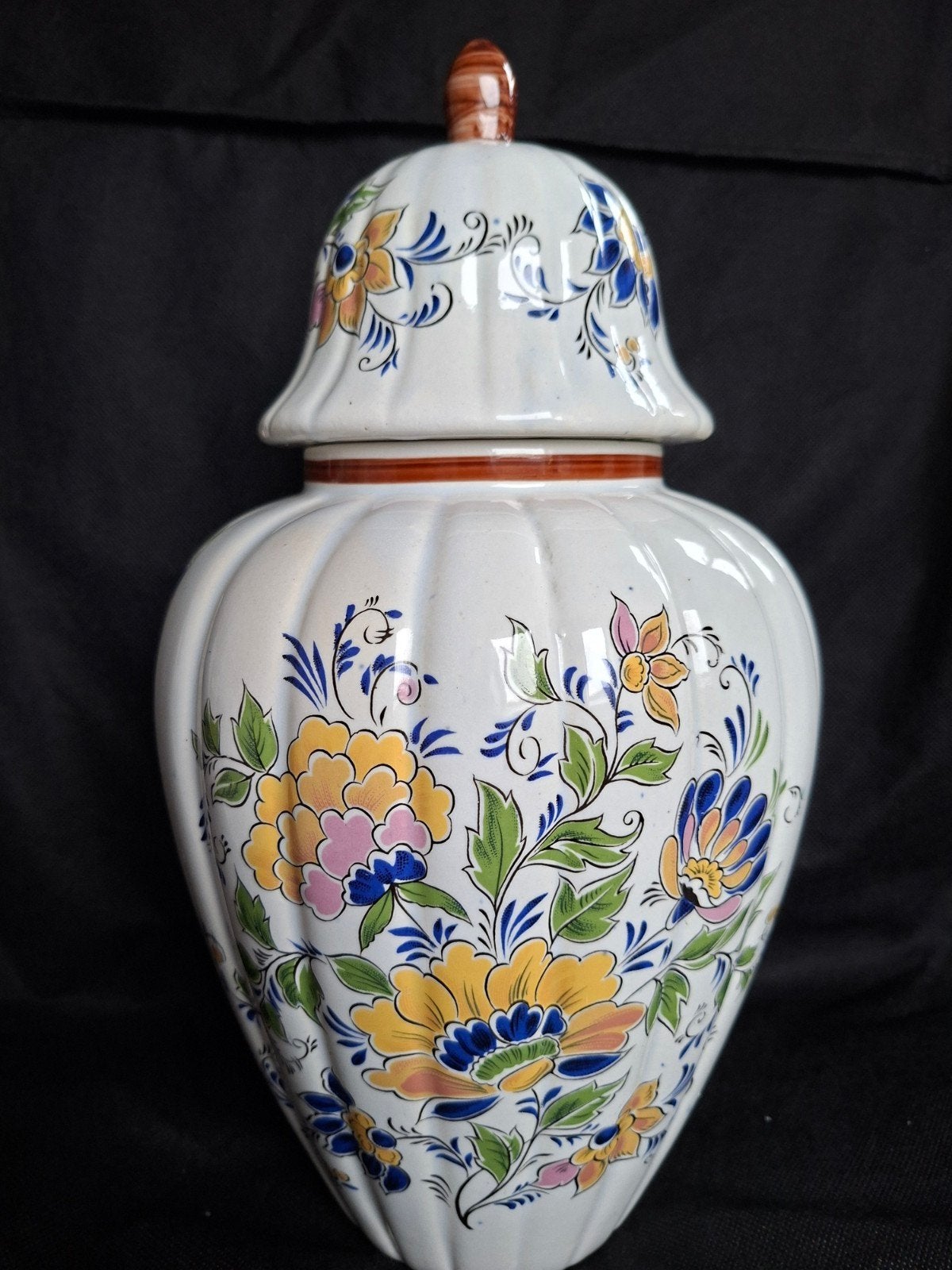Regina Gouda geribbelde dekselvaas in Polychroom decor9, Antiek en Kunst, Ophalen of Verzenden