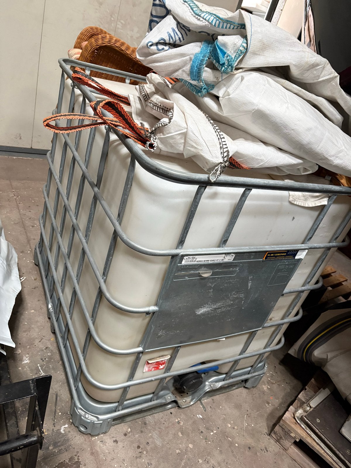 IBC container 1000 liter, Ophalen, 100 cm of meer, 60 cm of meer, 50 cm of meer