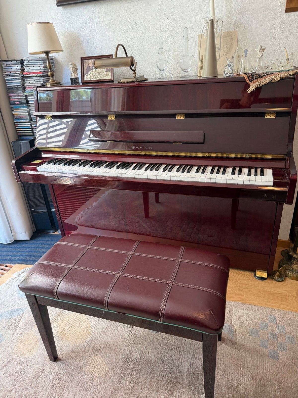 Samick Piano - Hoogglans met Pianobank, Muziek en Instrumenten, Piano's, Ophalen, Bruin, Zo goed als nieuw, Piano