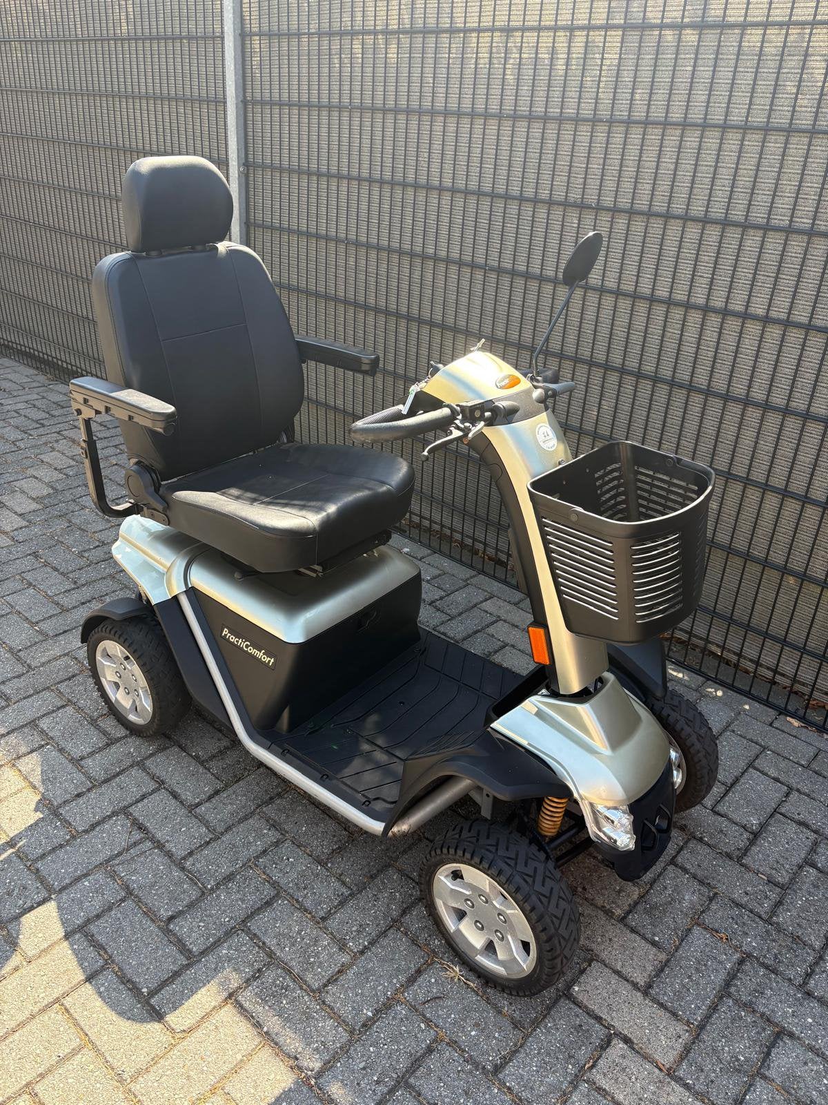nette scootmobiel, Gebruikt, 16 km/u of meer, 46 km of meer, Ophalen