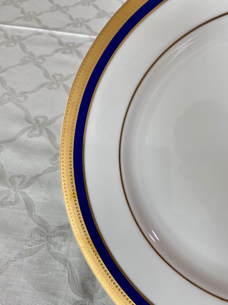 EXCEPTIONAL COMPLETE FINE PORCELAIN SERVICE FOR 12, Ophalen, Overige stijlen, Kop(pen) en/of Schotel(s), Porselein