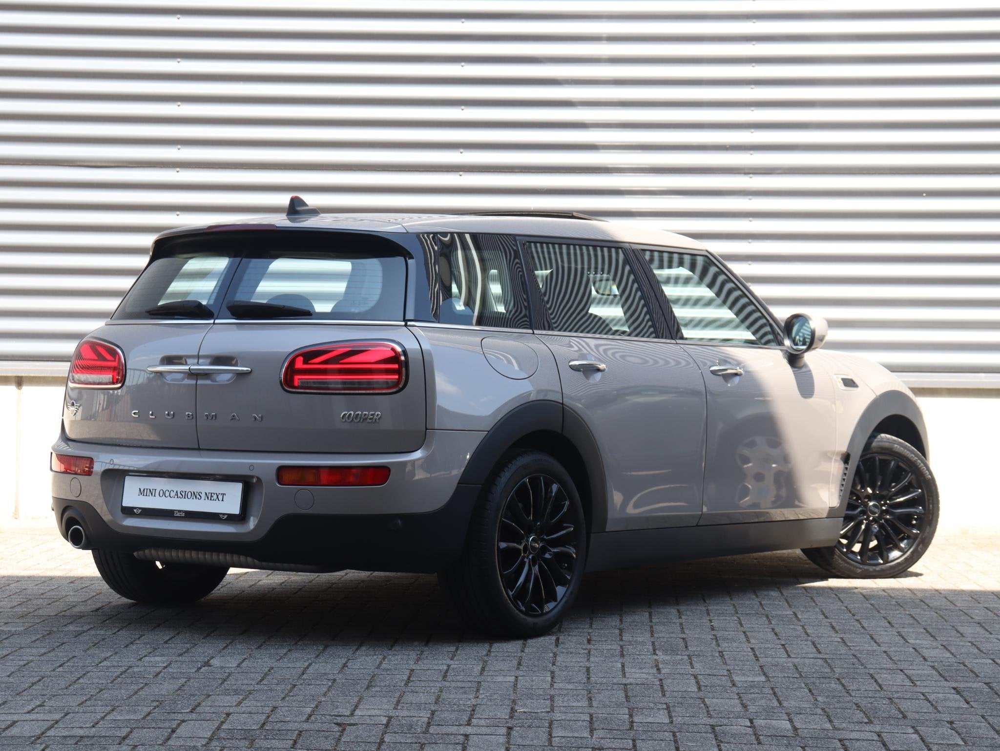 MINI Clubman Cooper | Classic + Panodak + Apple Carplay + Ve, Auto's, Mini, 136 pk, Gebruikt, Leder en Stof, 19 km/l