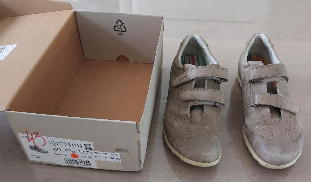 Ecco schoenen. maat 43  kleur beige. Klittenbandsluiting., Ecco, Beige, Ophalen of Verzenden, Sneakers of Gympen