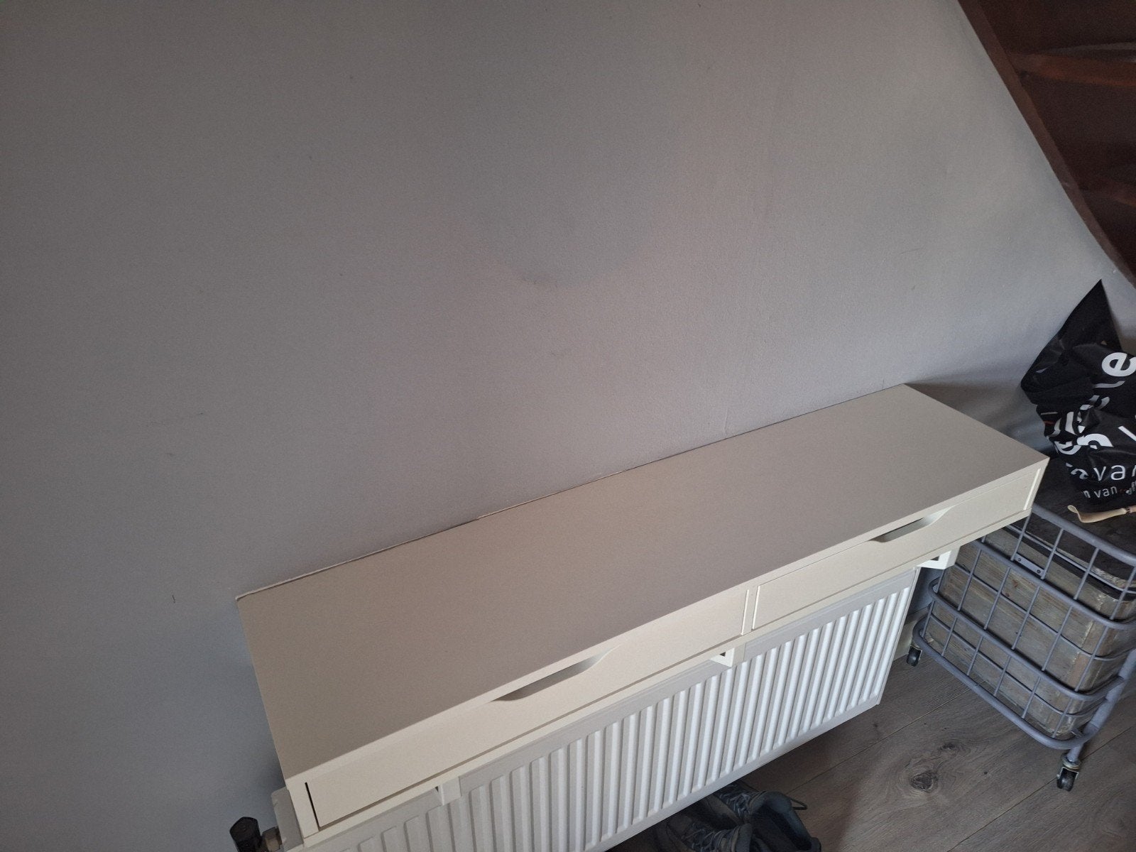 Haltafel met 2 laatjes en 3 bevestiging beugels., Huis en Inrichting, Ophalen, Zo goed als nieuw