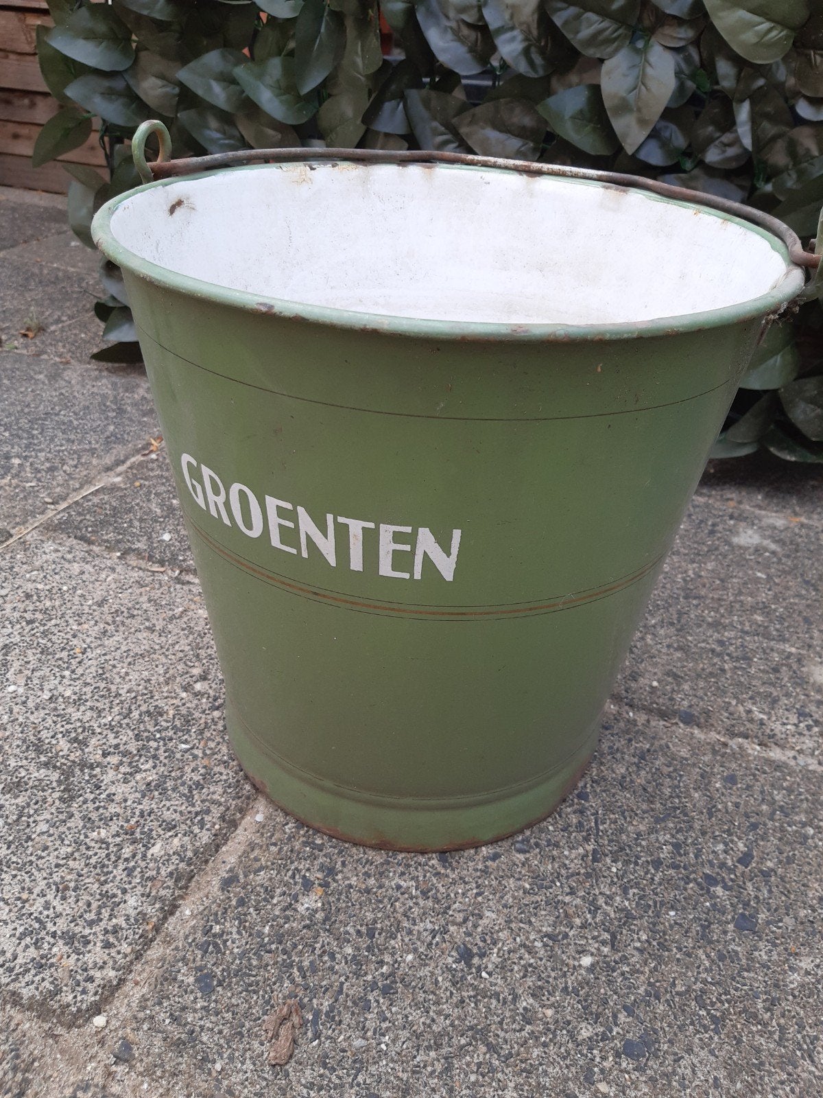 Nostalgische, geëmailleerde, metalen emmer, Ophalen