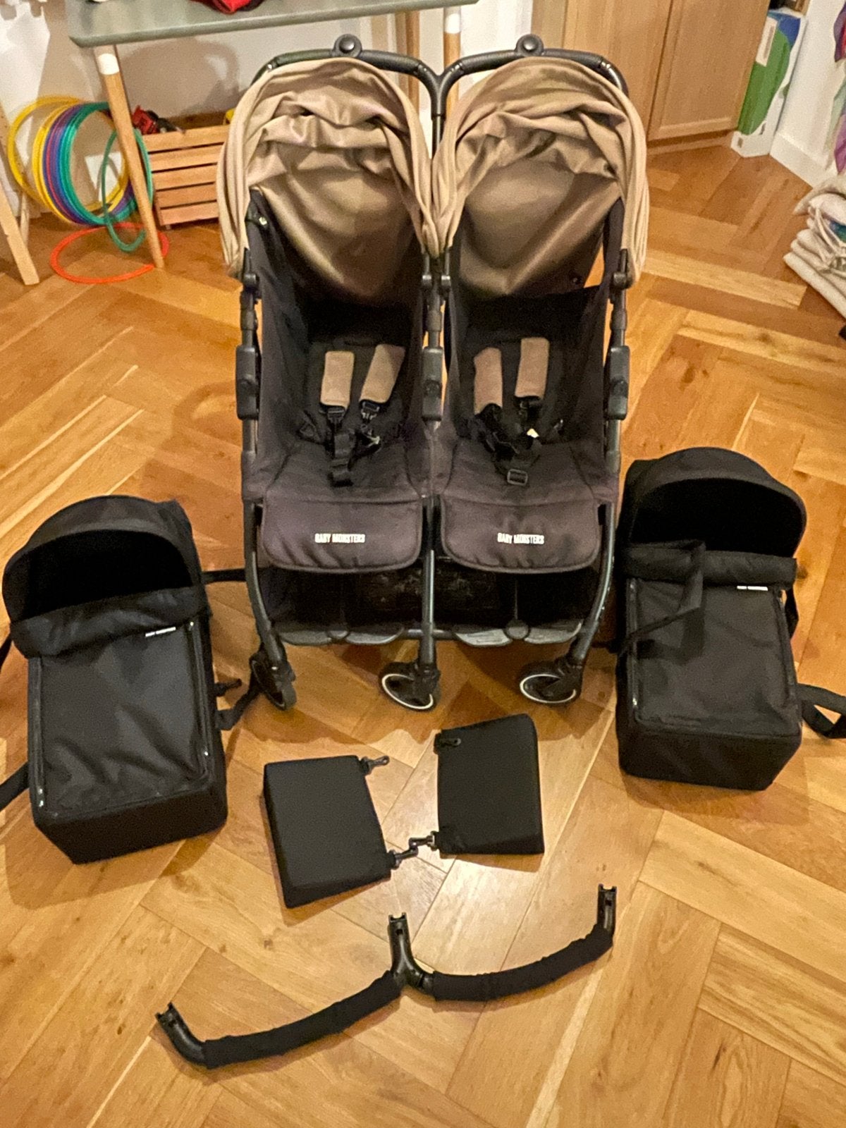 Baby Monsters Tweeling kinderwagen met reiswiegen, Gebruikt, Duowagen, Ophalen, Kinderwagen