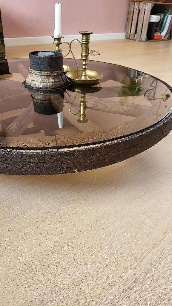 Unieke Industrieel-Rustieke Salontafel Authentiek Wagenwiel, Huis en Inrichting, Ophalen, Gebruikt, 50 tot 100 cm, 50 tot 100 cm