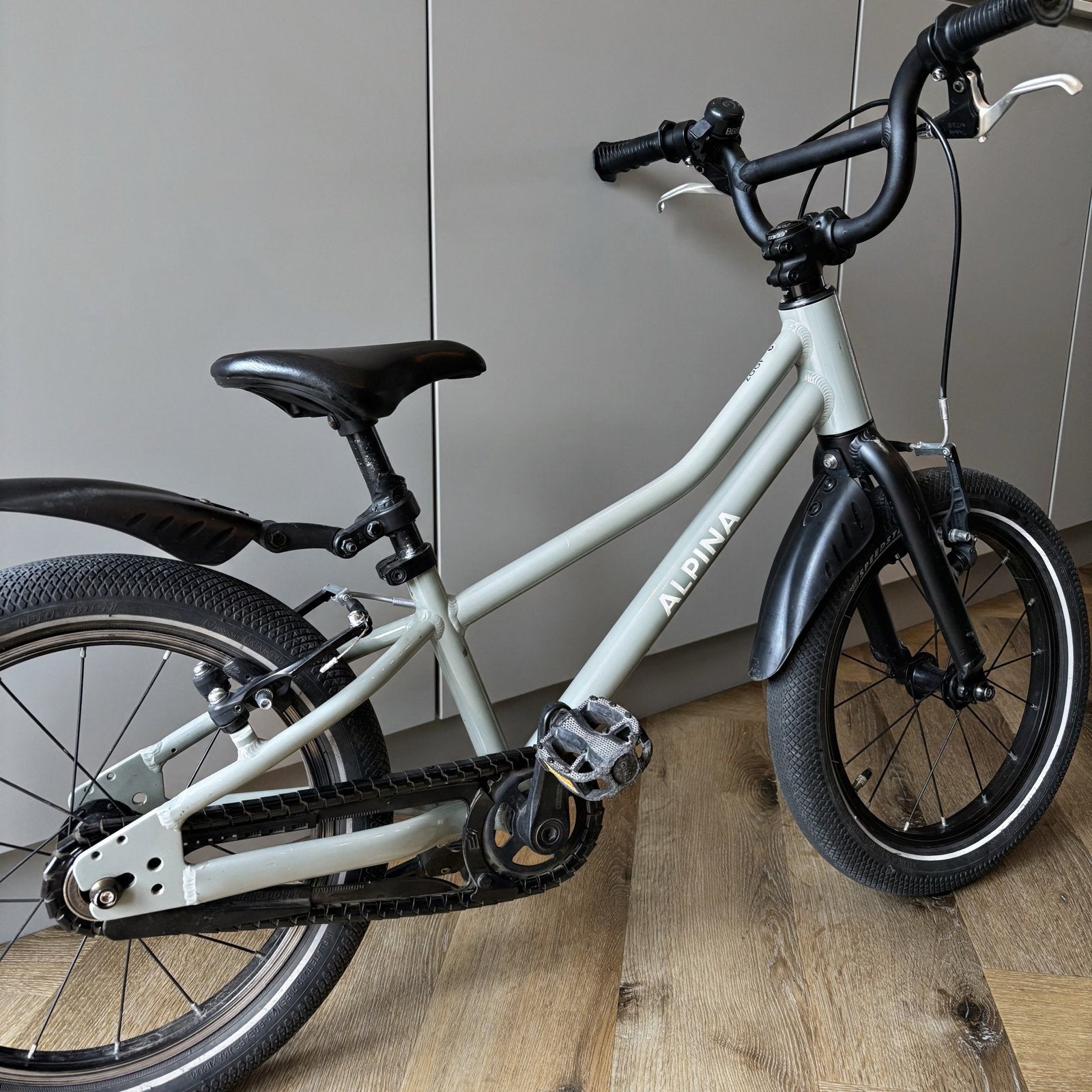 Alpina Zoof 16 inch kinderfiets (vergelijkbaar met Woom 3), Fietsen en Brommers, Verzenden, Gebruikt, Velgrem, 16 tot 20 inch