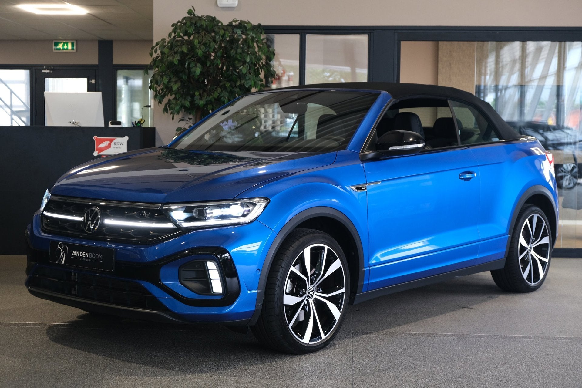 Volkswagen T-Roc Cabrio 1.5 TSI DSG 2x R-Line Navi Camera Le, Auto's, Gebruikt, Zwart, Blauw, Origineel Nederlands