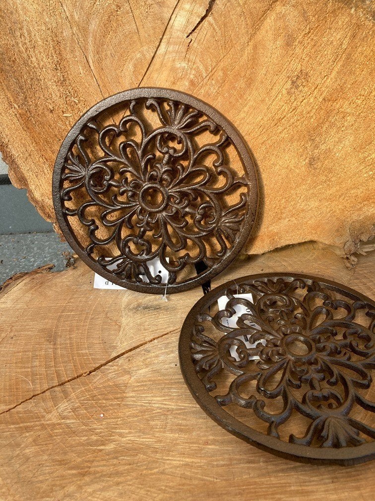 GIETIJZEREN ONDERZETTER KLASSIEK BLOEM ROND DIA 17,5 CM, -, Dubbelzijdig, -, SHD